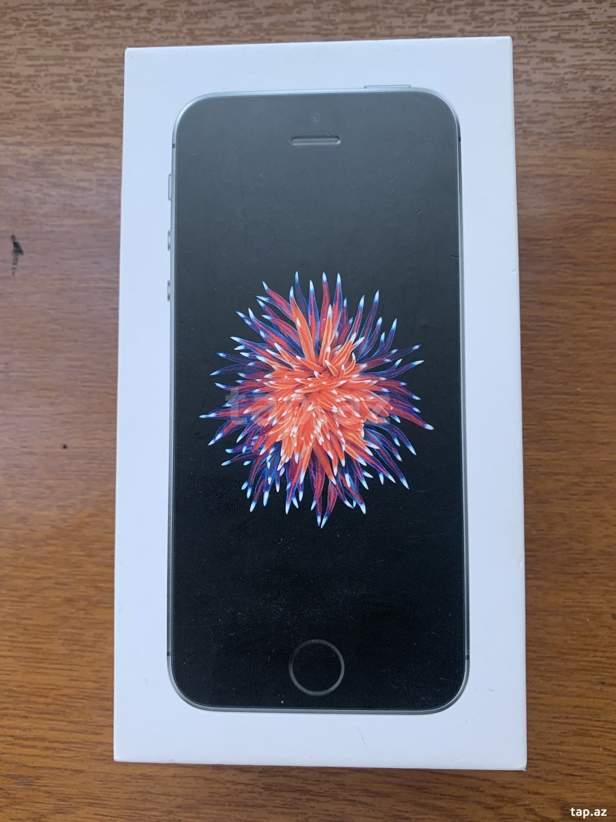Apple iPhone SE Space Gray 64GB (3)