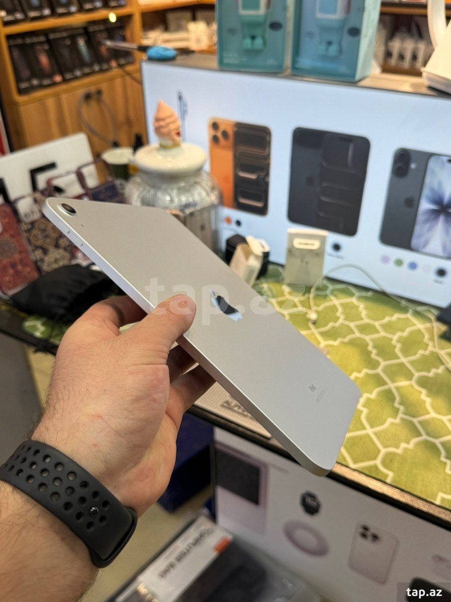 Apple iPad 10 (2022) (3)