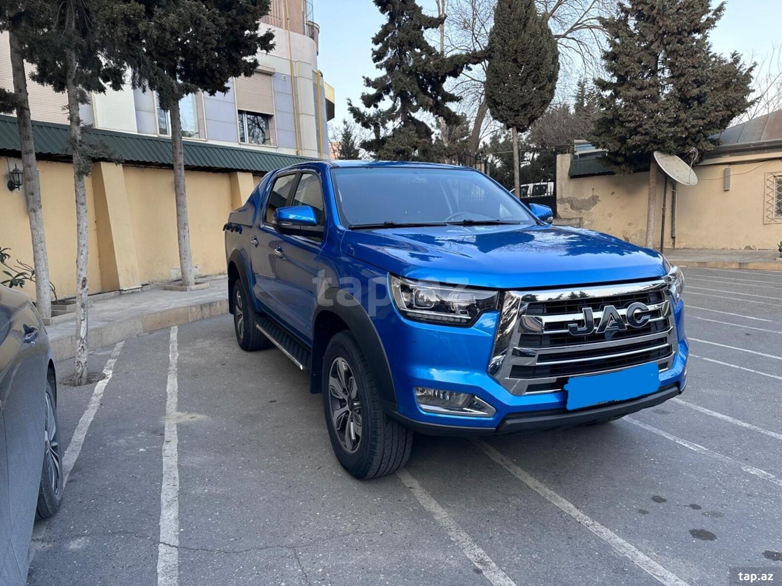 JAC T8