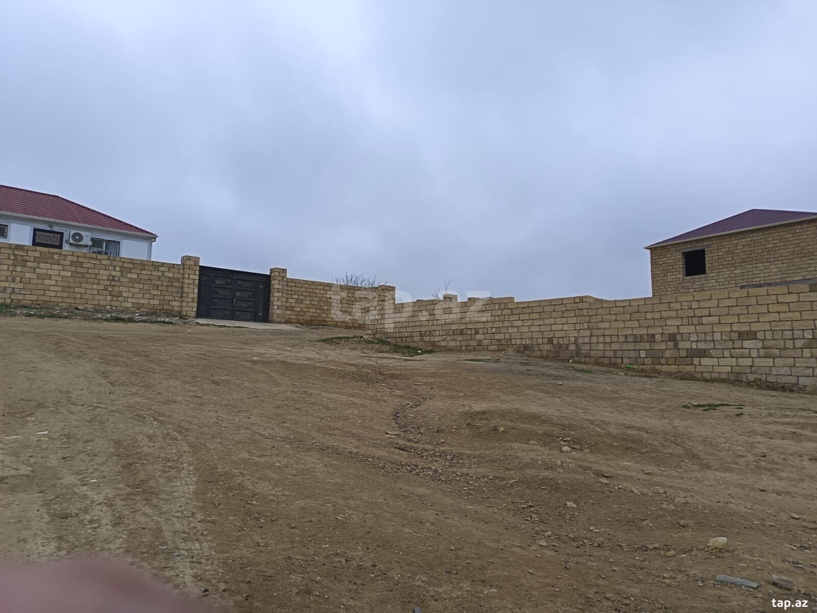 6 sot torpaq sahəsi, Saray qəs. (2)