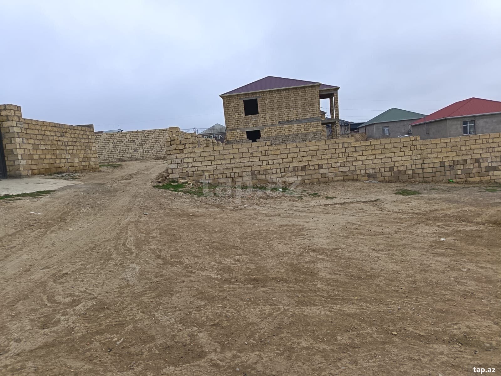 6 sot torpaq sahəsi, Saray qəs. (5)