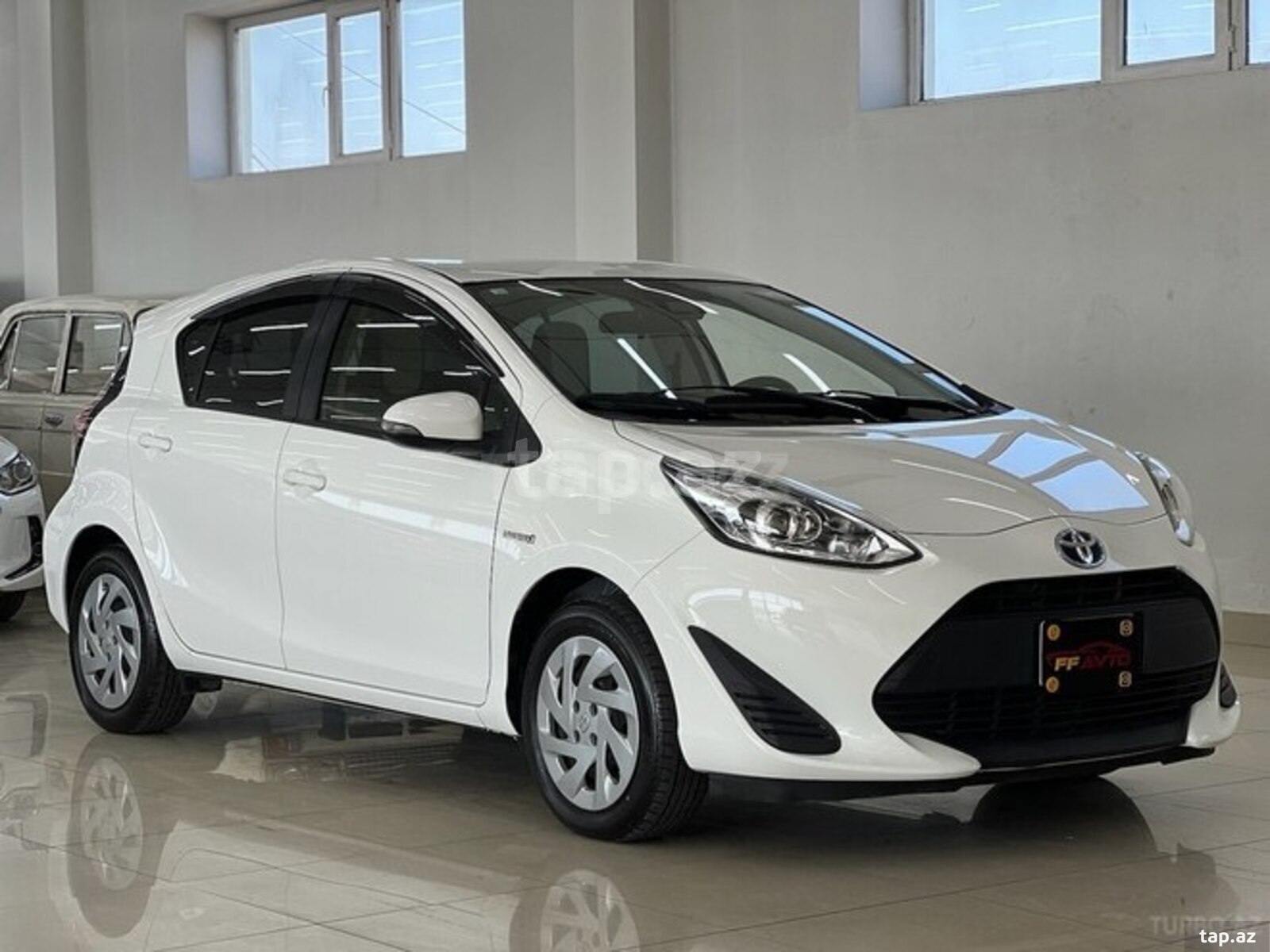 Toyota Aqua icarəsi