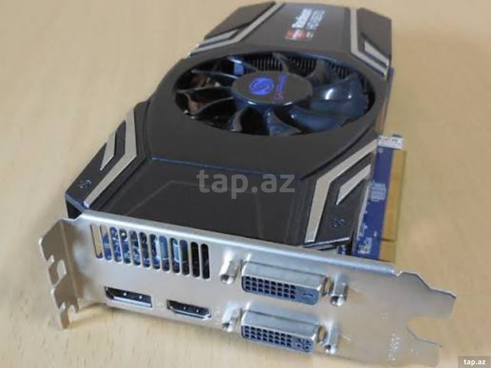 Video kart Radeon 6870 (3)