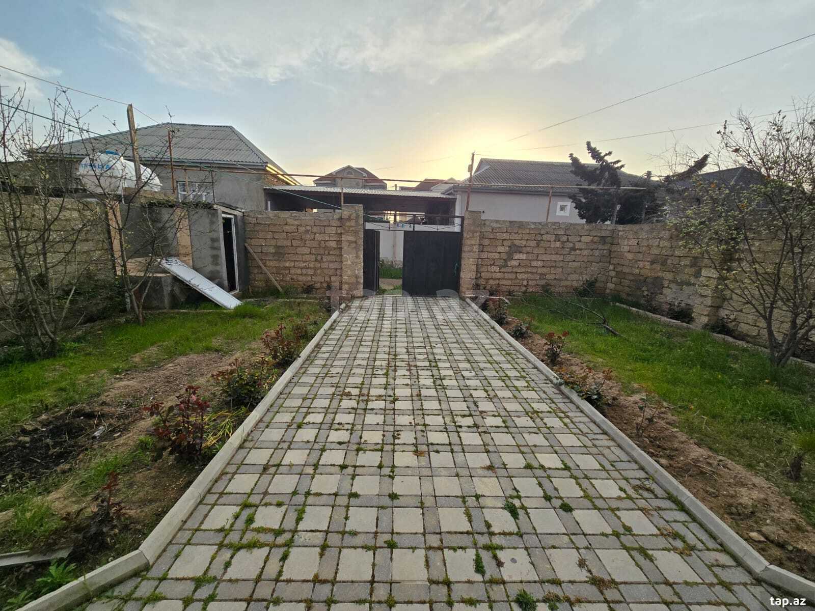 Həyət evi, Binə qəs. (4)