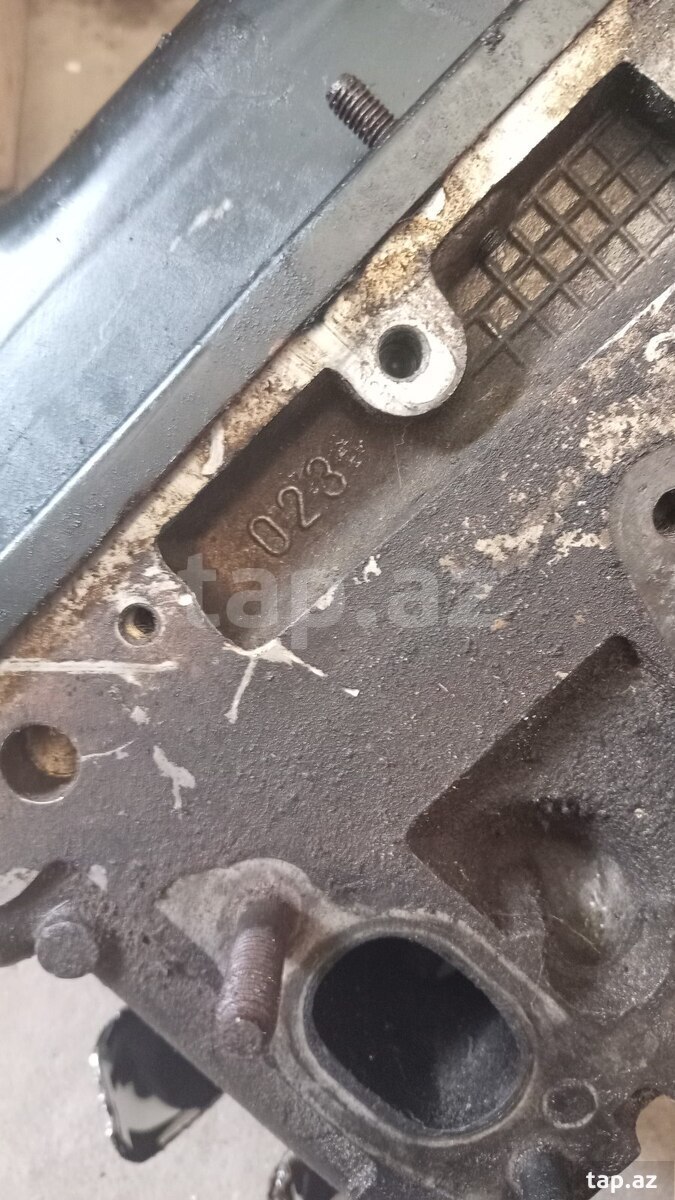 Volkswagen Golf 4 1.6 1998 müəhərrik başlığı (3)