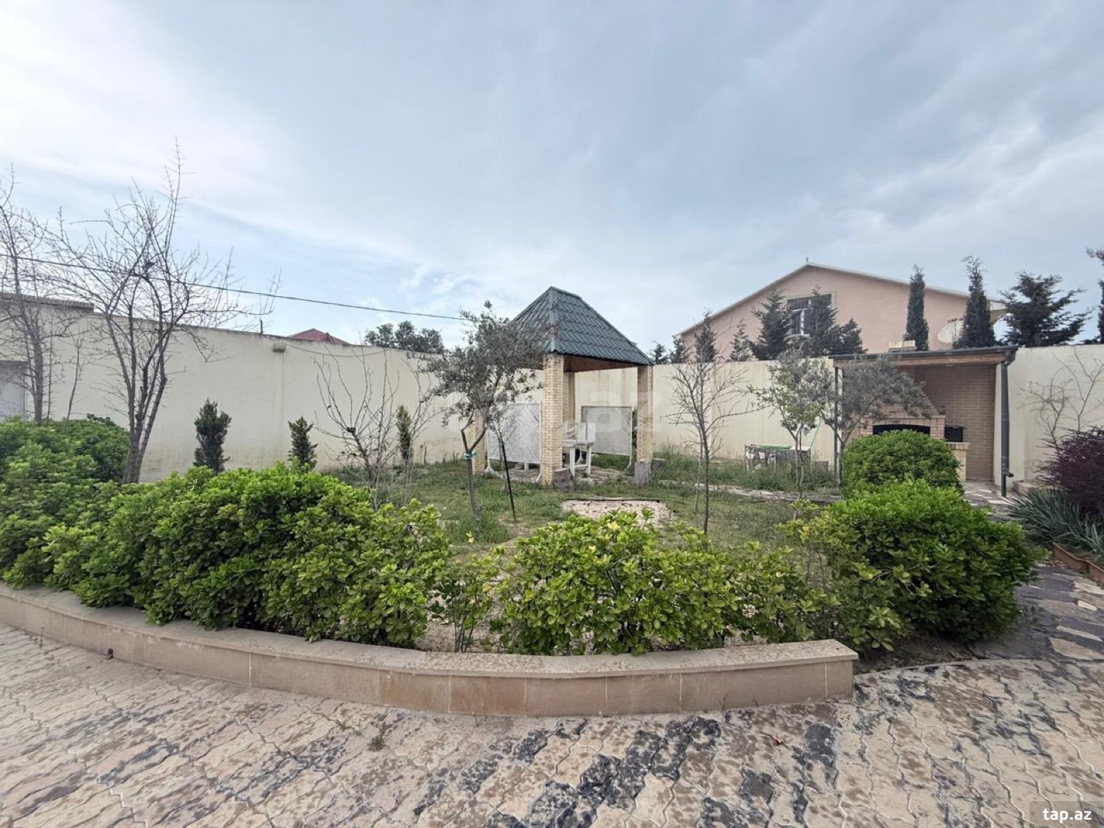 Bağ evi, Novxanı qəs. (3)