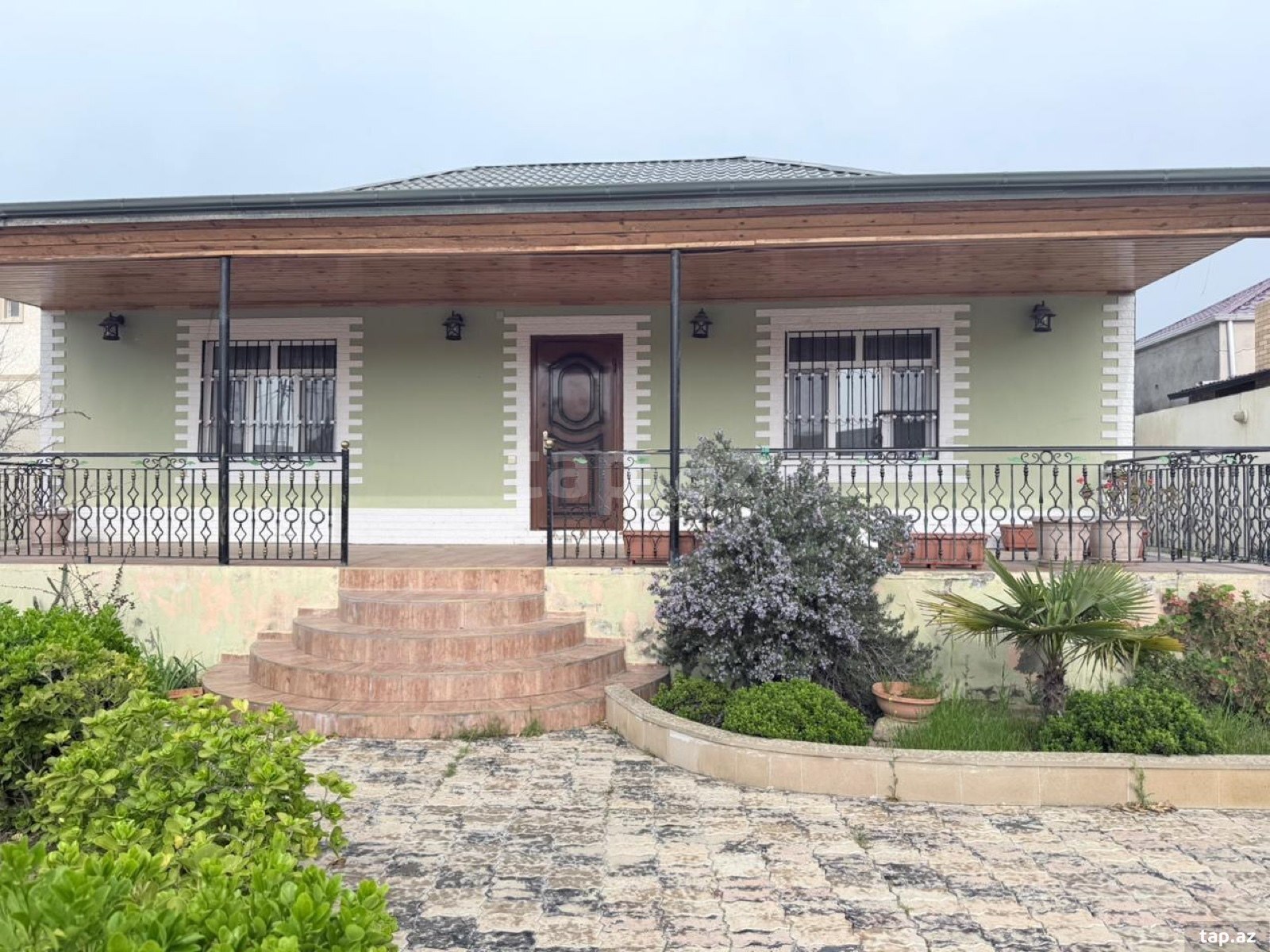 Bağ evi, Novxanı qəs. (2)