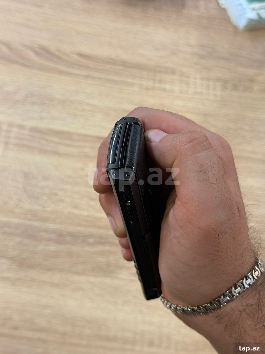 Vertu Signature S Design Pure Black 4GB (3)