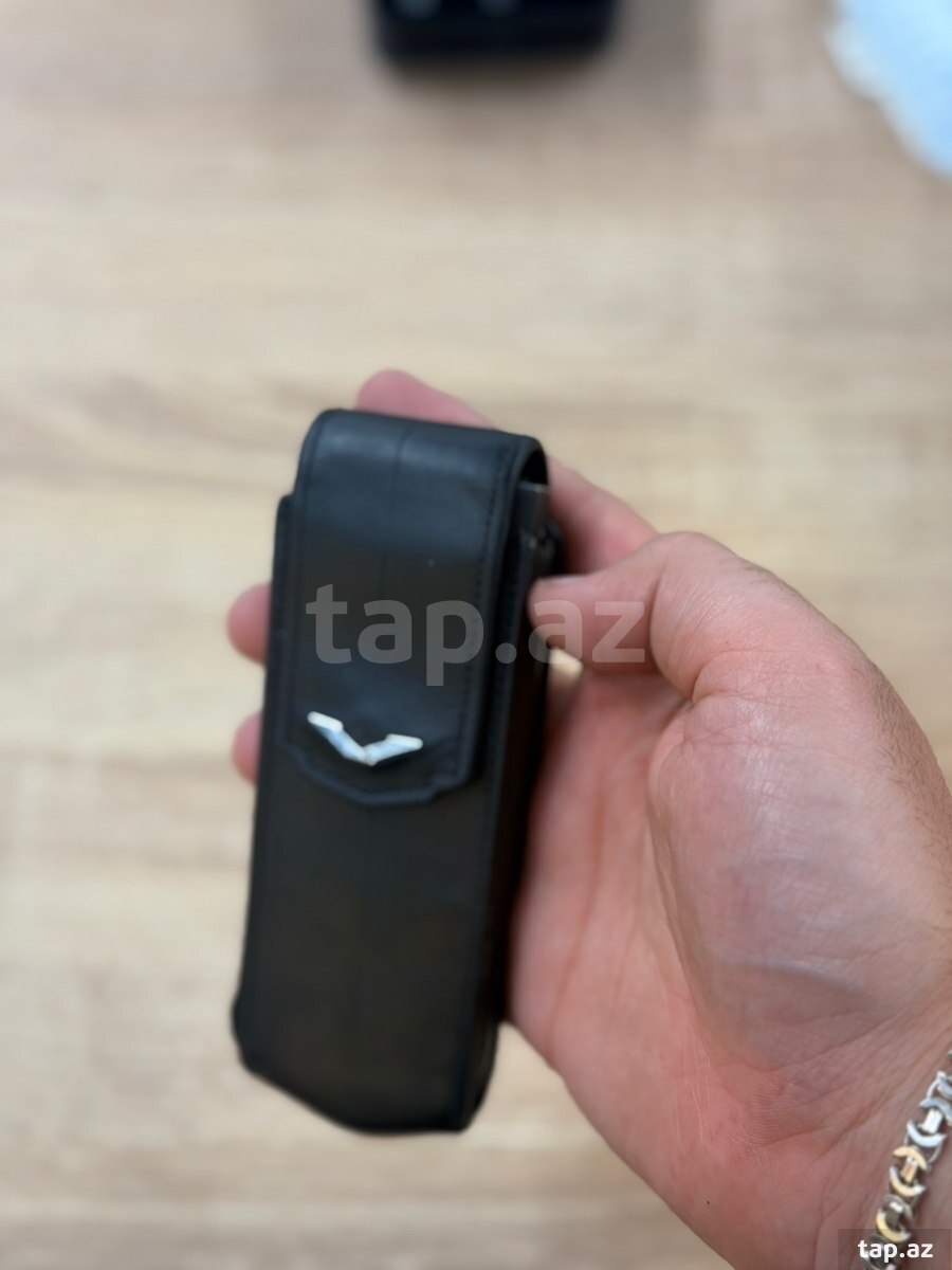 Vertu Signature S Design Pure Black 4GB (8)
