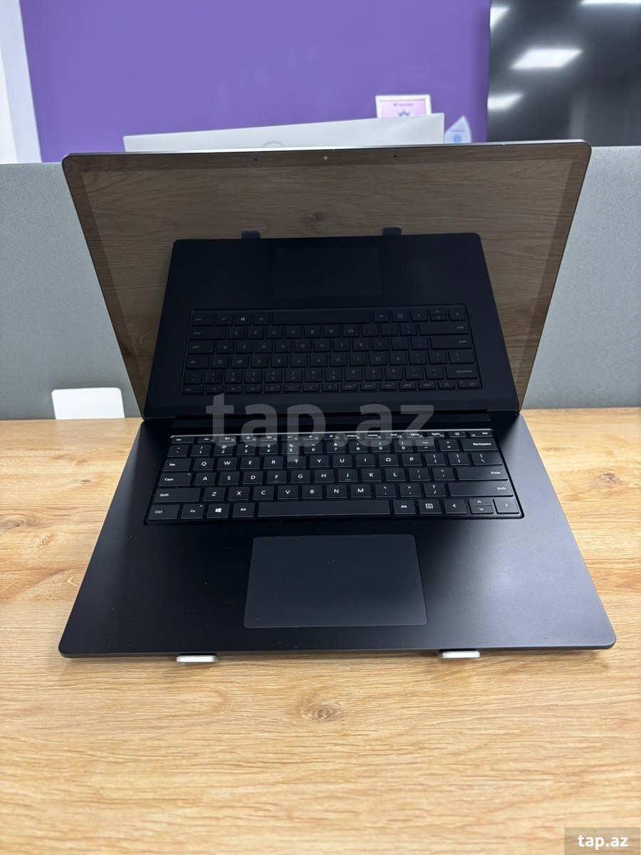 Microsoft Surface Leptop Black Ryzen 7, RX Vega 11 Graphics, SSD 1TB, RAM 32GB, 15" (3)