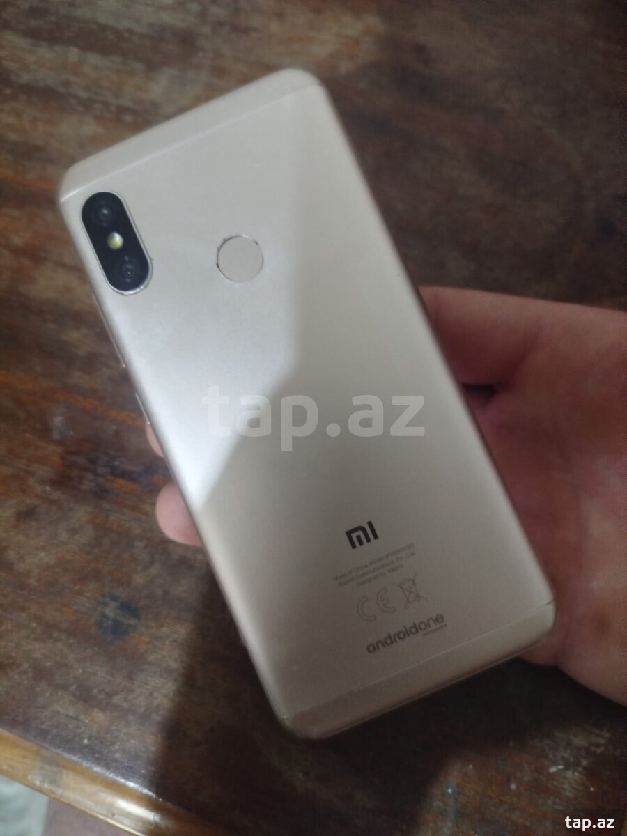 Xiaomi Mi A2 Lite Gold 64GB/4GB (2)