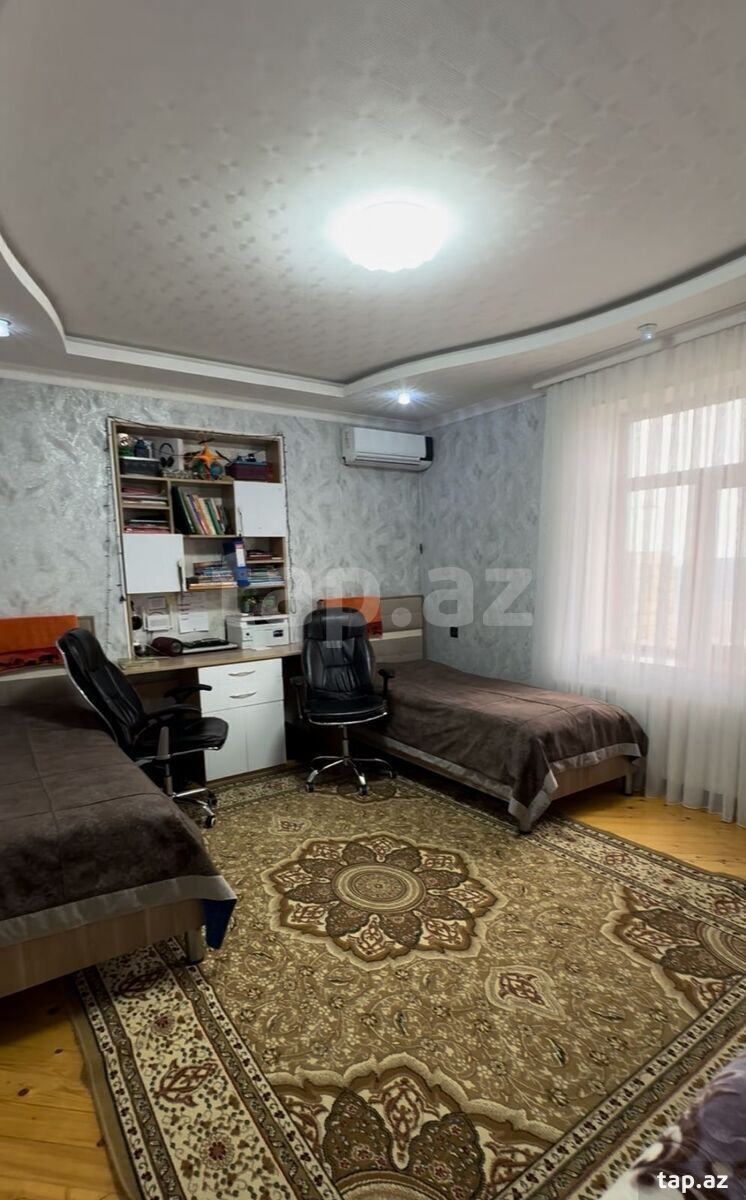 Həyət evi, 28 May m. (9)