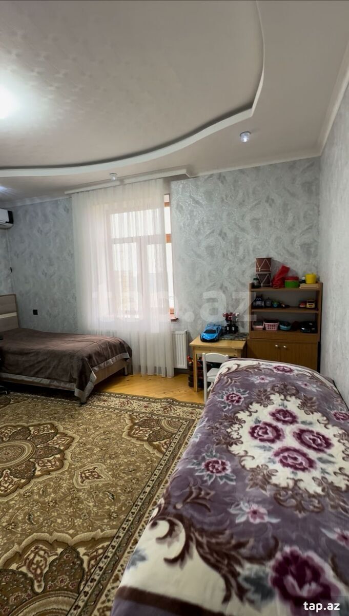 Həyət evi, 28 May m. (8)