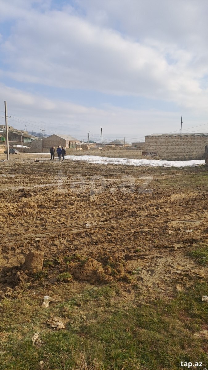 4 sot torpaq sahəsi, Qobu qəs.