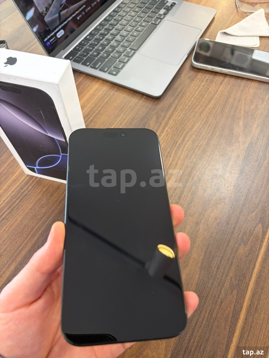 Apple iPhone 16 Pro Max Black Titanium 1TB/8GB (4)
