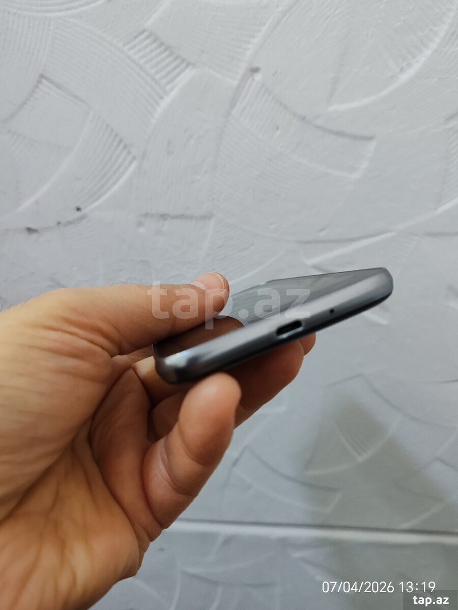 Samsung Galaxy J1 (2016) Black 8GB/1GB (4)