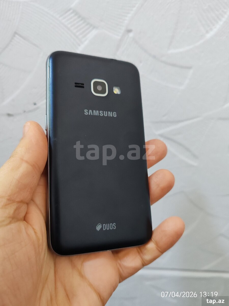 Samsung Galaxy J1 (2016) Black 8GB/1GB (2)