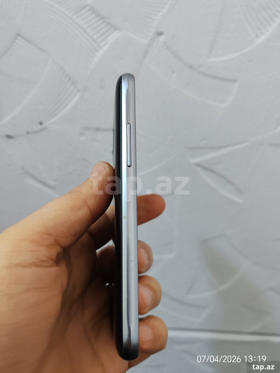 Samsung Galaxy J1 (2016) Black 8GB/1GB (3)