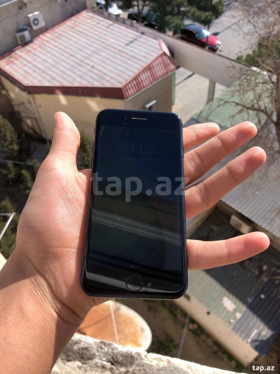 Apple iPhone 7 Black 128GB (2)