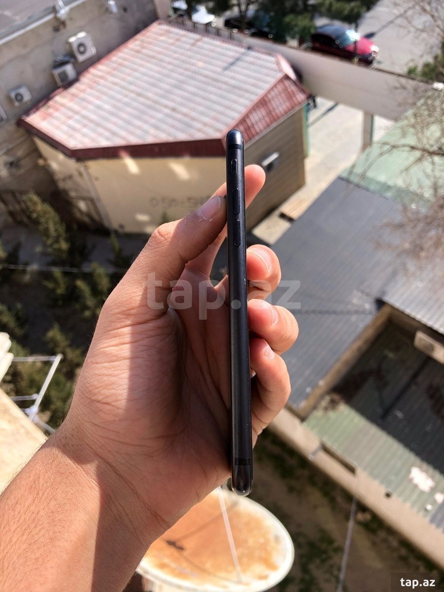 Apple iPhone 7 Black 128GB (4)