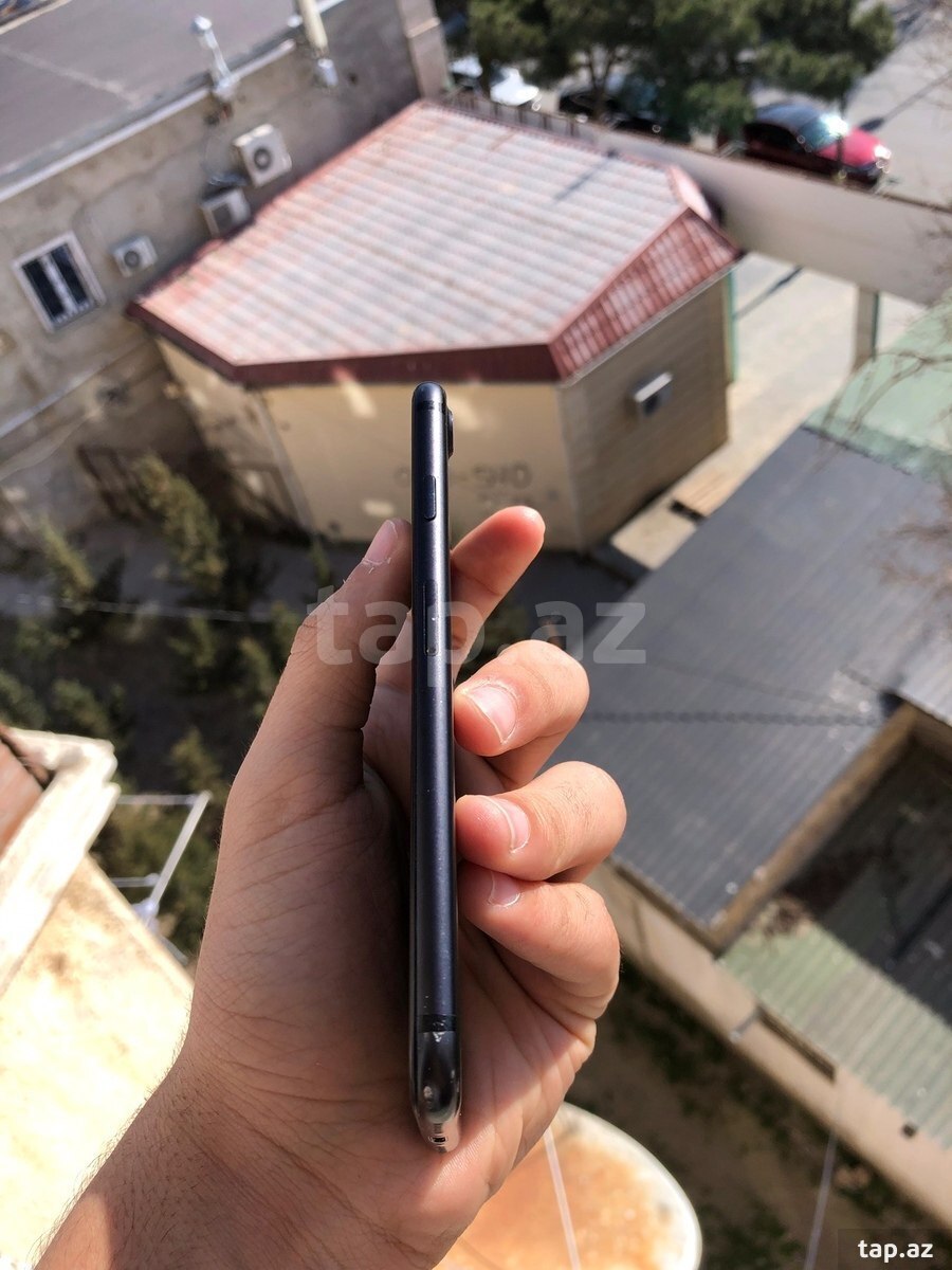 Apple iPhone 7 Black 128GB (6)