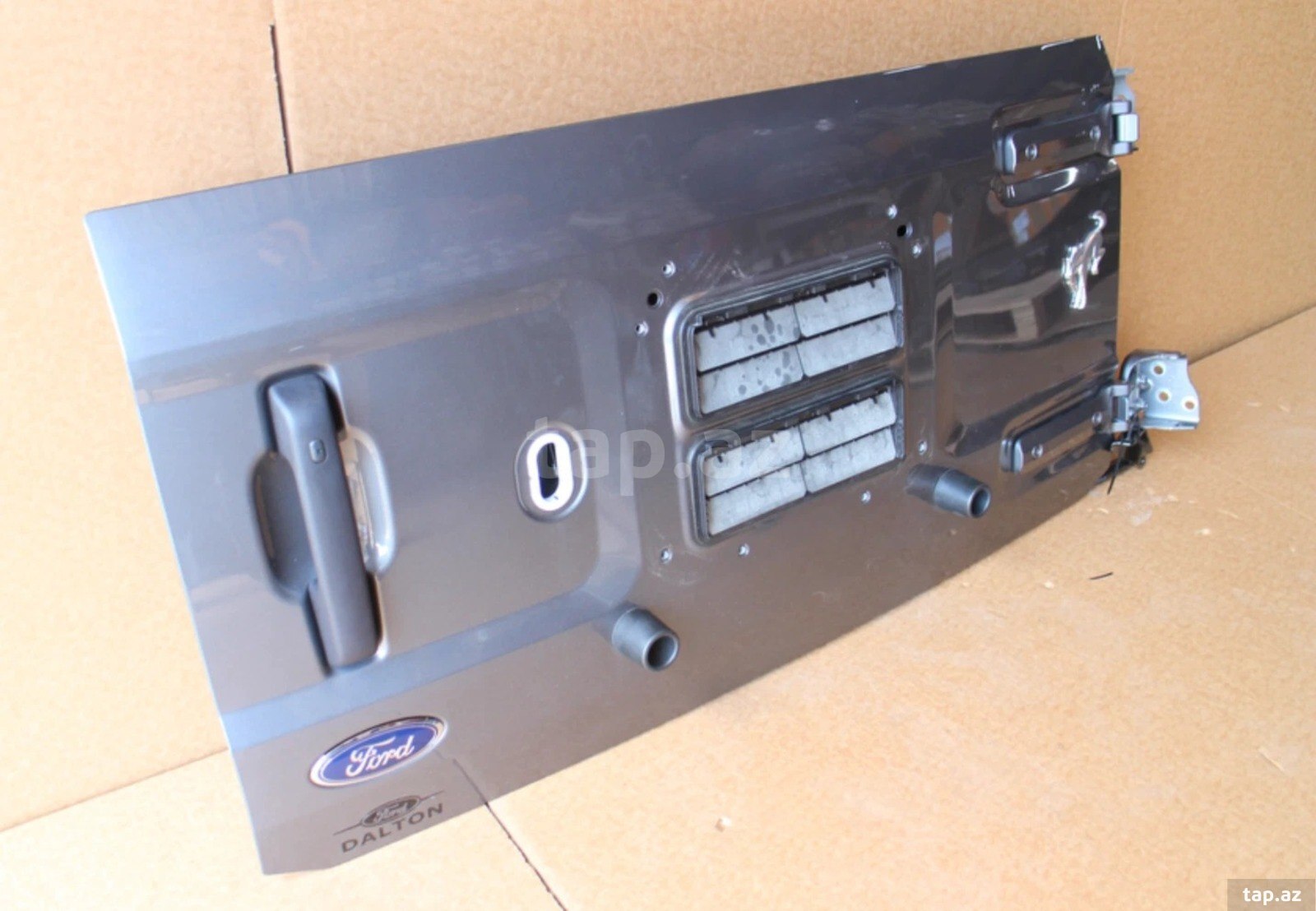 Ford Bronco baqaj qapısı