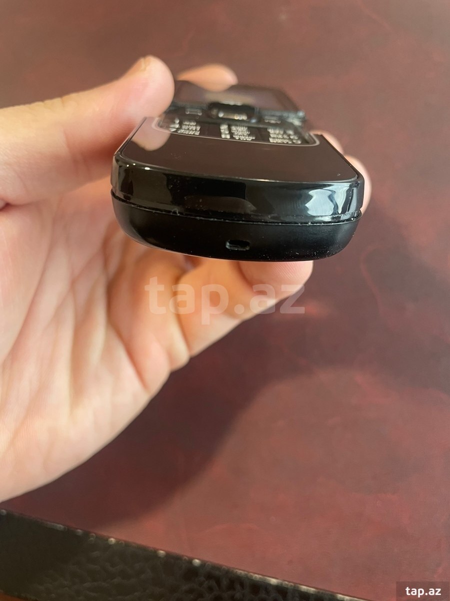 Nokia 8600 Luna Black (6)