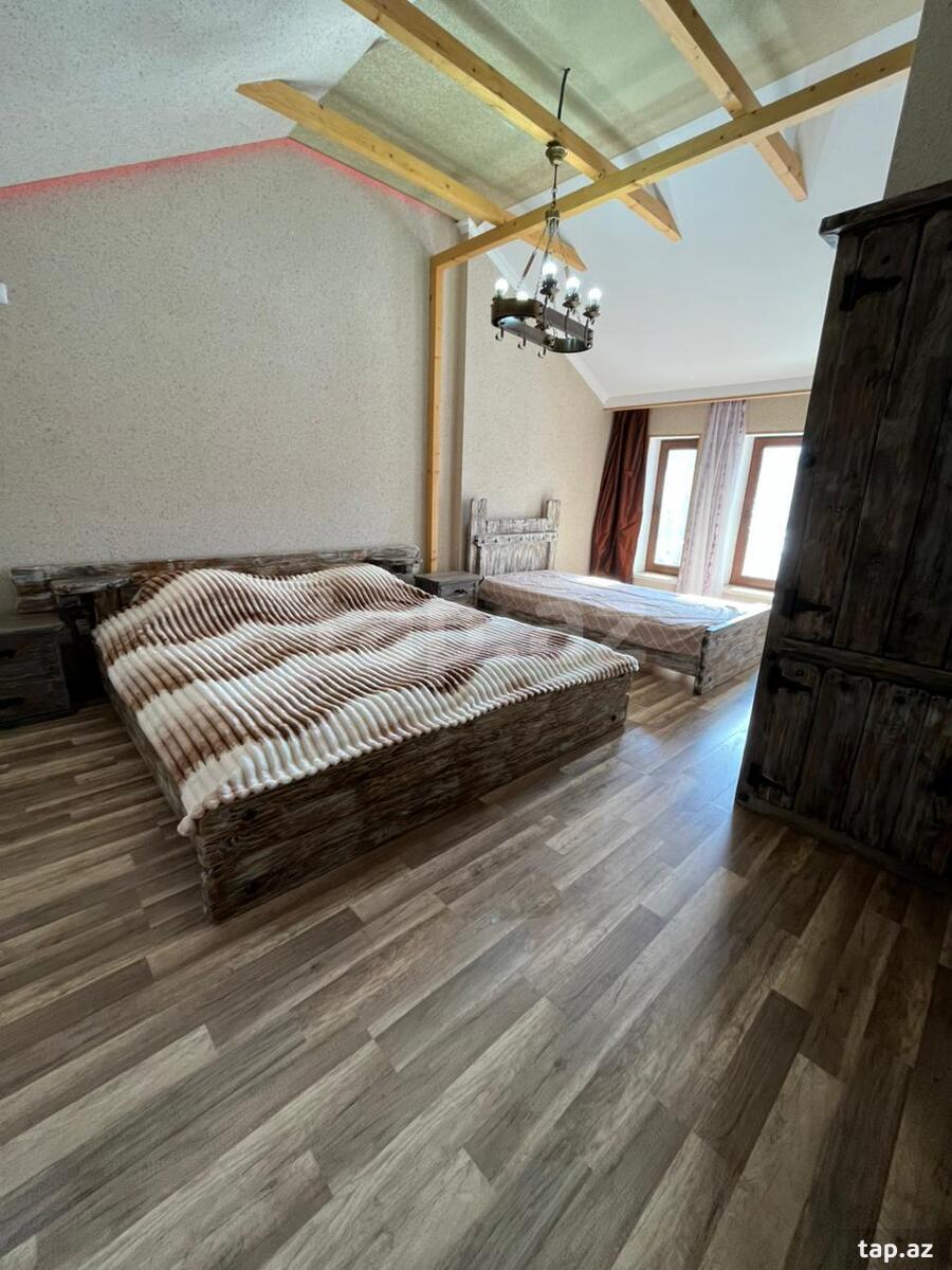 Villa, Quba r.