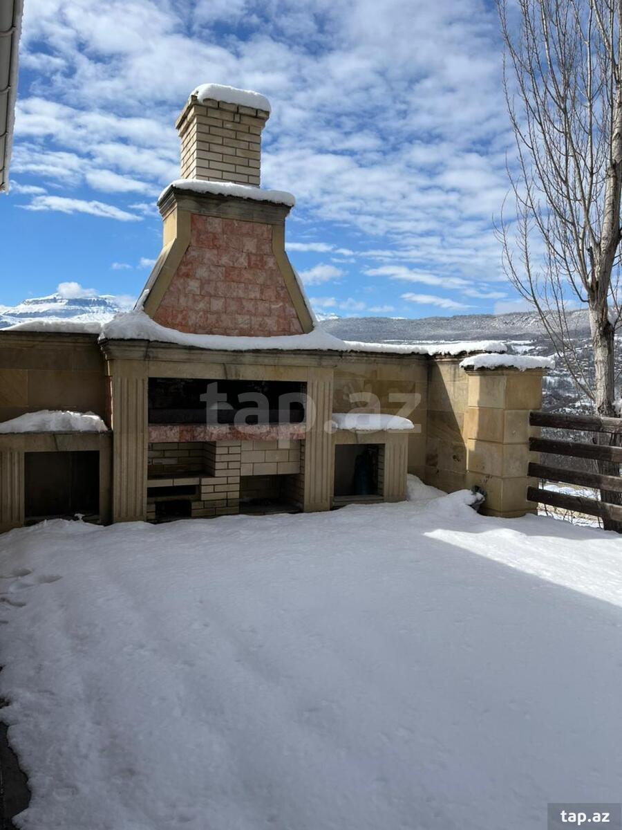Villa, Quba r.