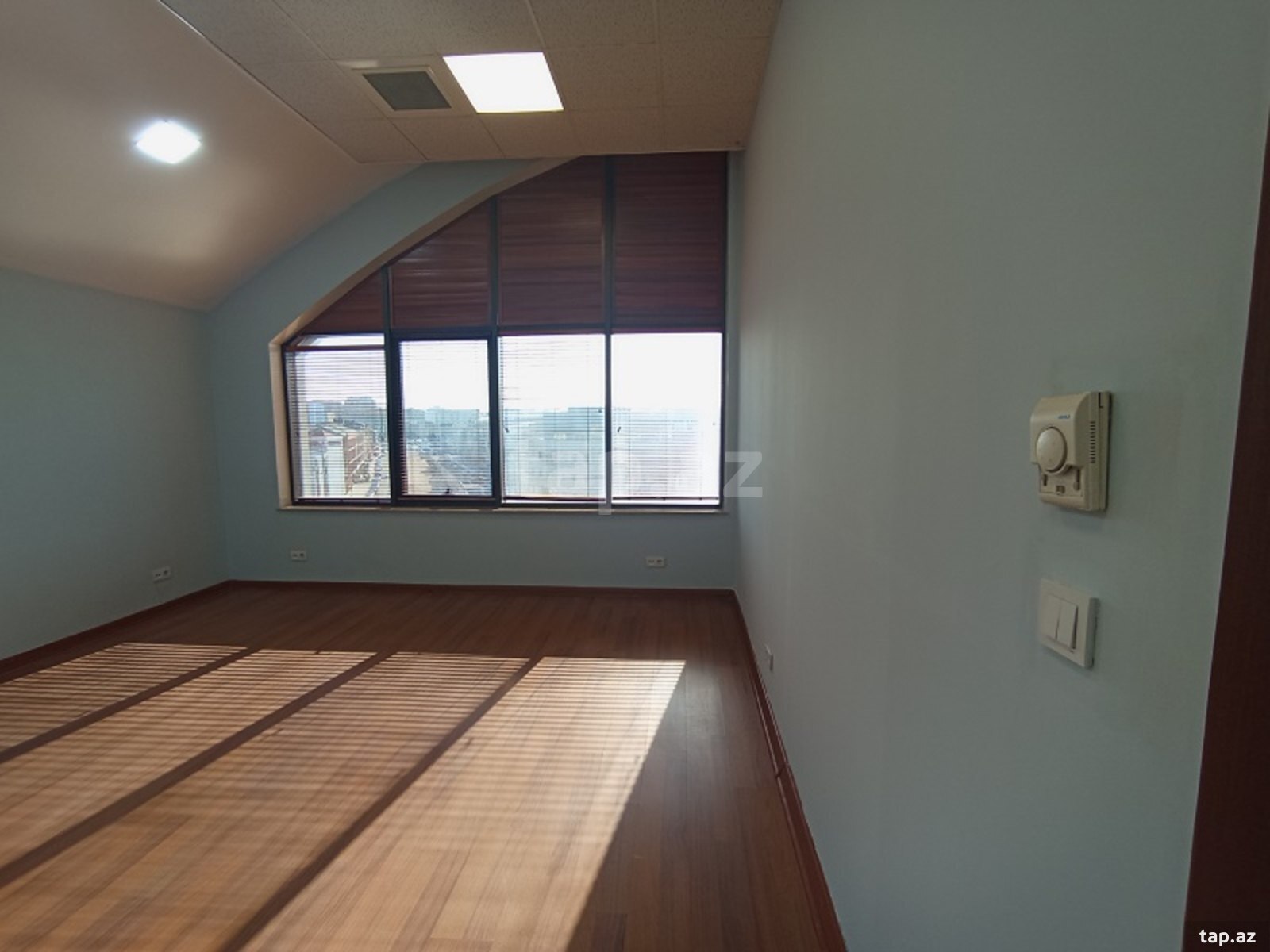 Ofis icarəyə verilir, Ə.Rəcəbli küç. (10)