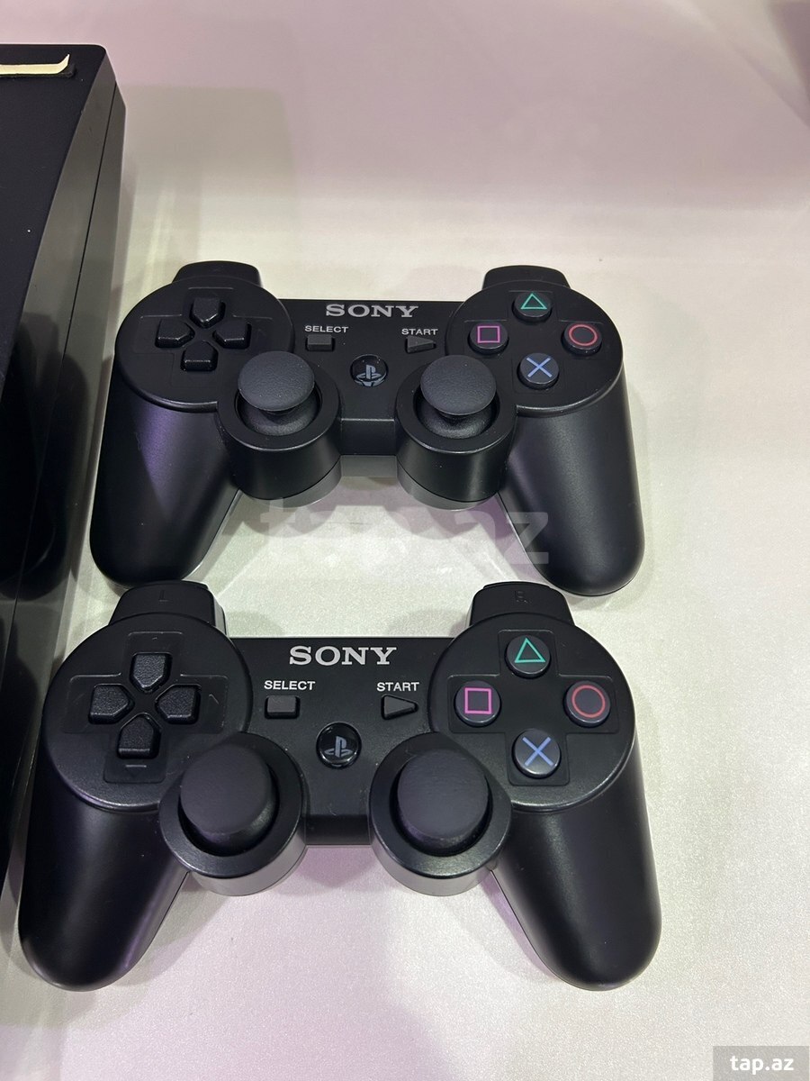 Sony PlayStation 3 Slim 320GB (2)