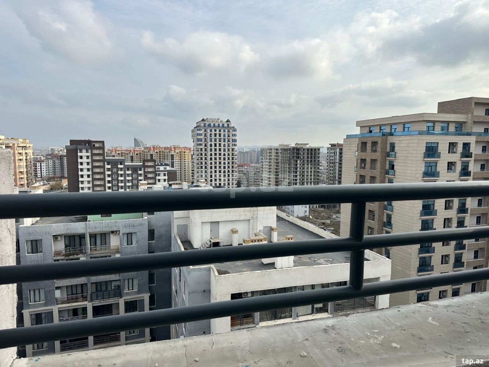3-otaqlı yeni tikili, 28 May m., 145 m²