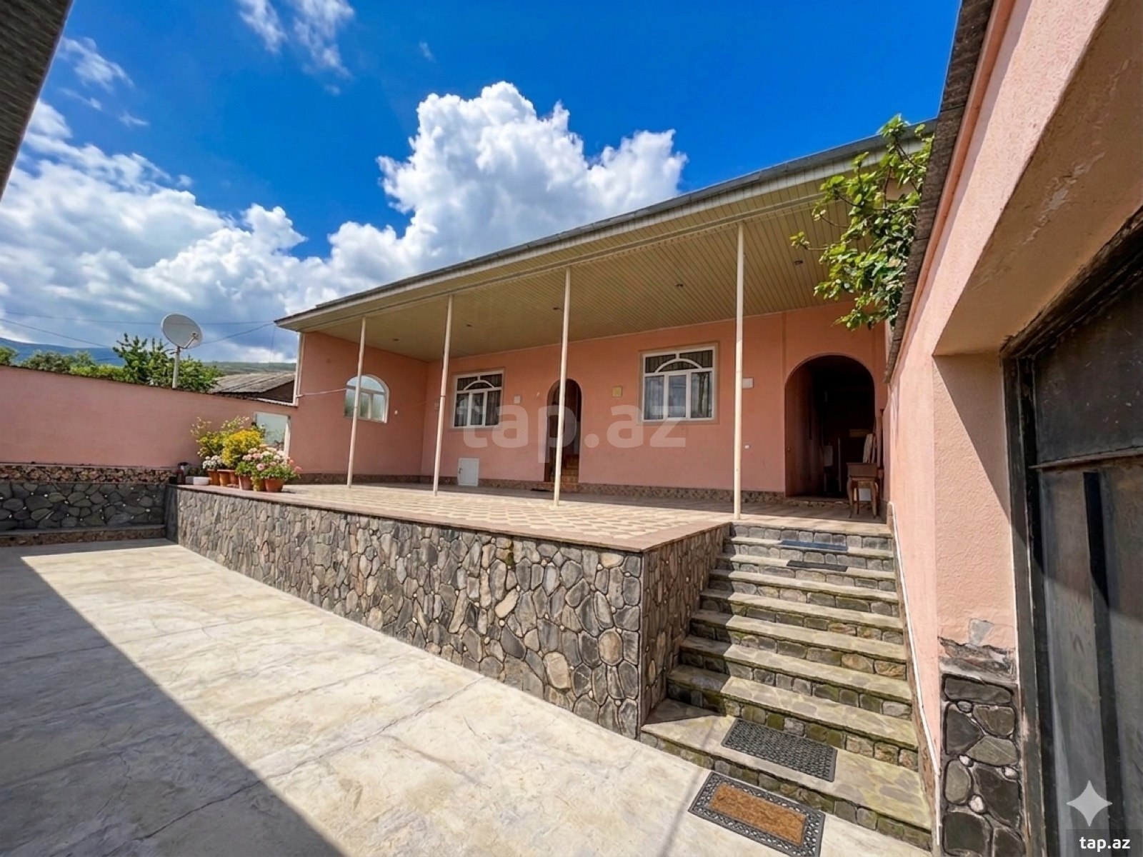 Həyət evi, Şəki ş.
