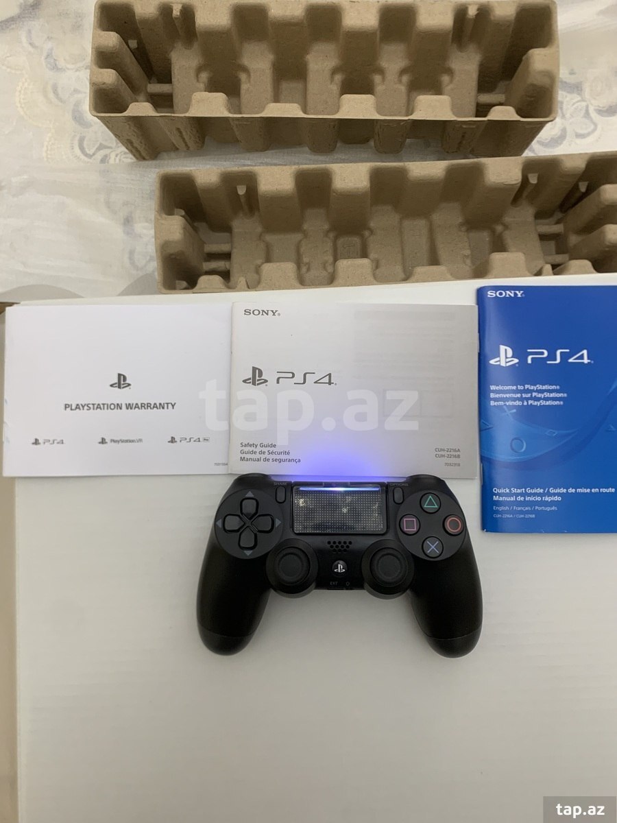 "Sony PS4 Dualshock 4" pultu