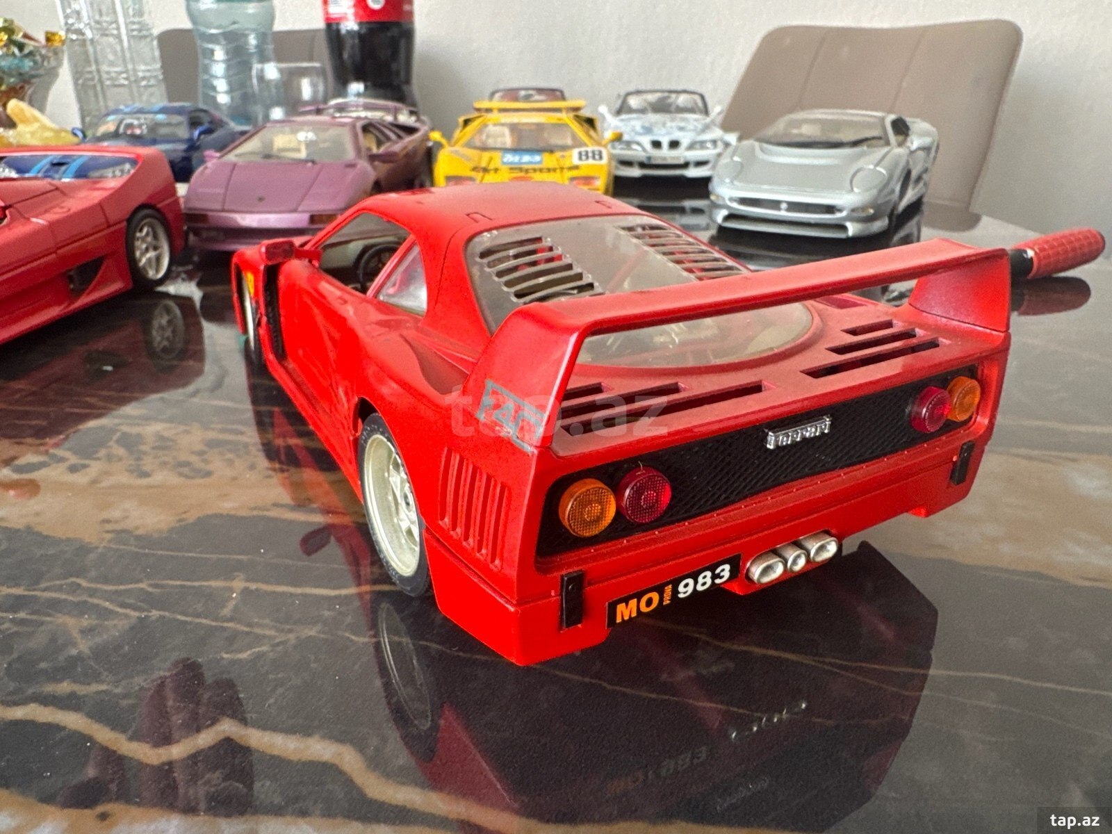Ferrari F40 1987 1/18 modeli (2)