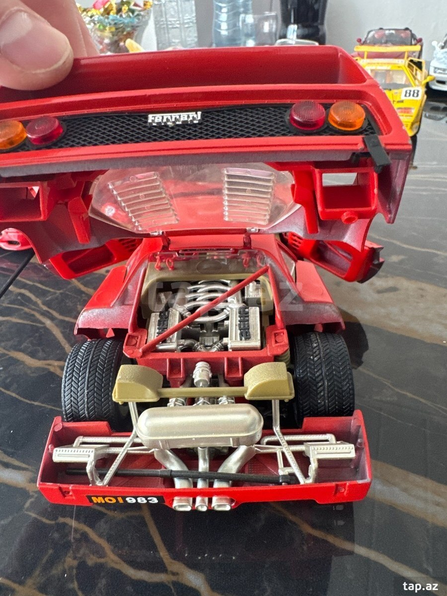 Ferrari F40 1987 1/18 modeli (6)