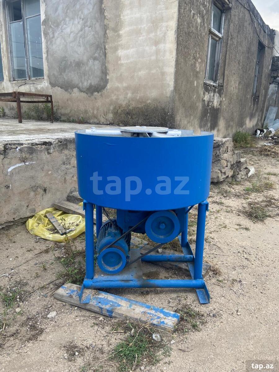 Beton qarışdıran 700L