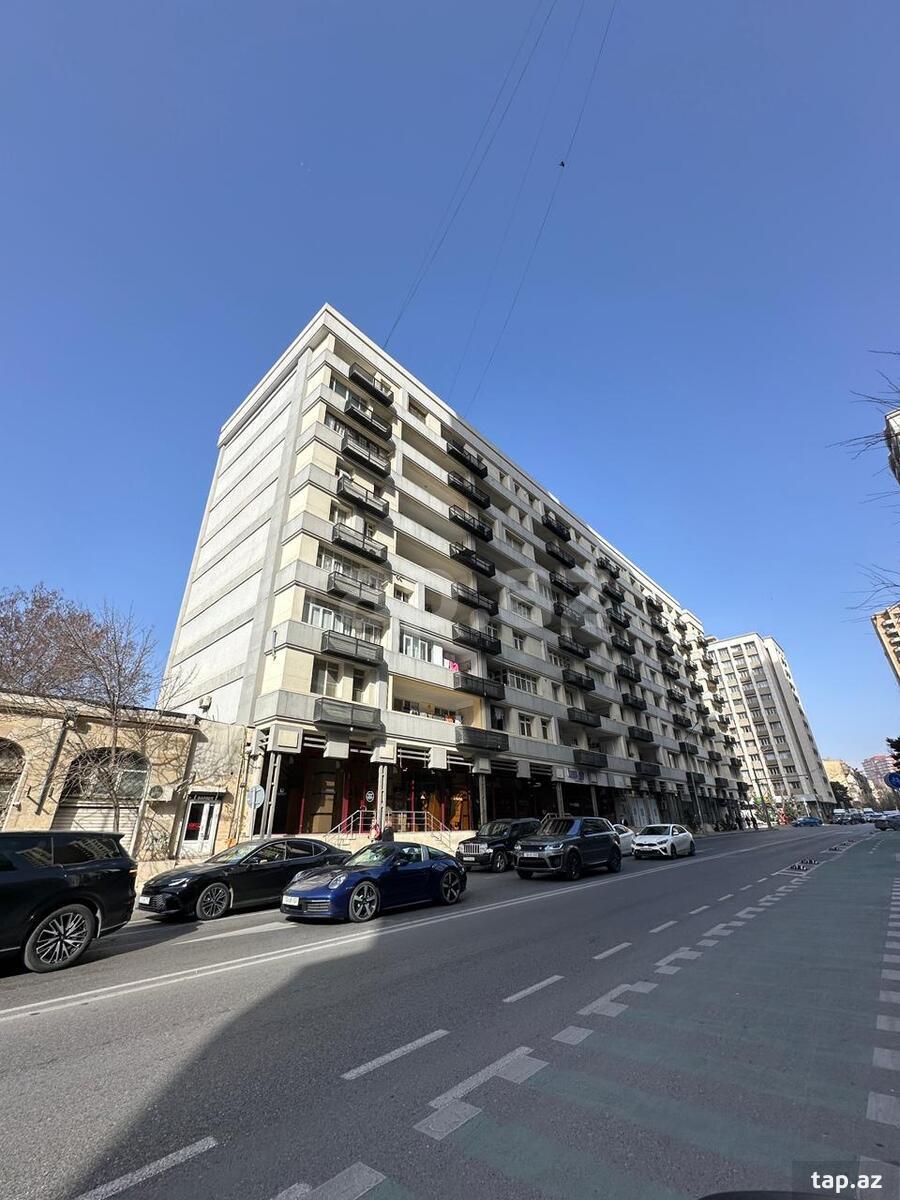 3-otaqlı mənzil, 28 May m., 90 m²