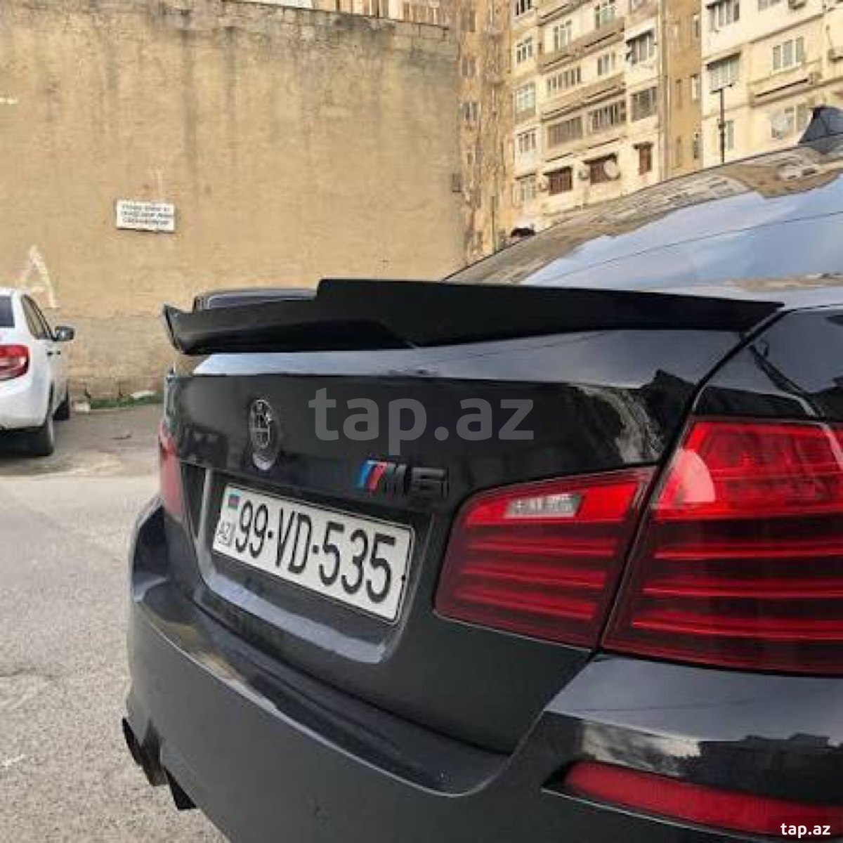 BMW F10 baqaj spoyleri
