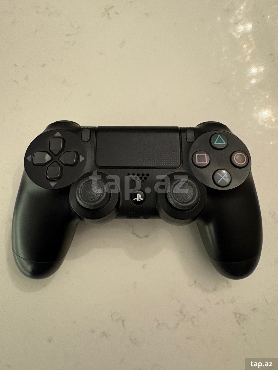 PlayStation 4 pultları