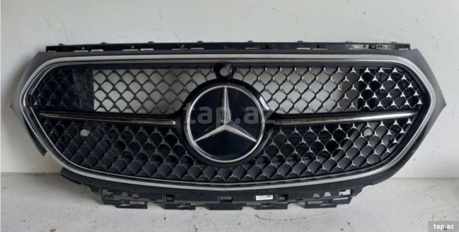 Mercedes E 214 Radiator barmaqlığı (3)