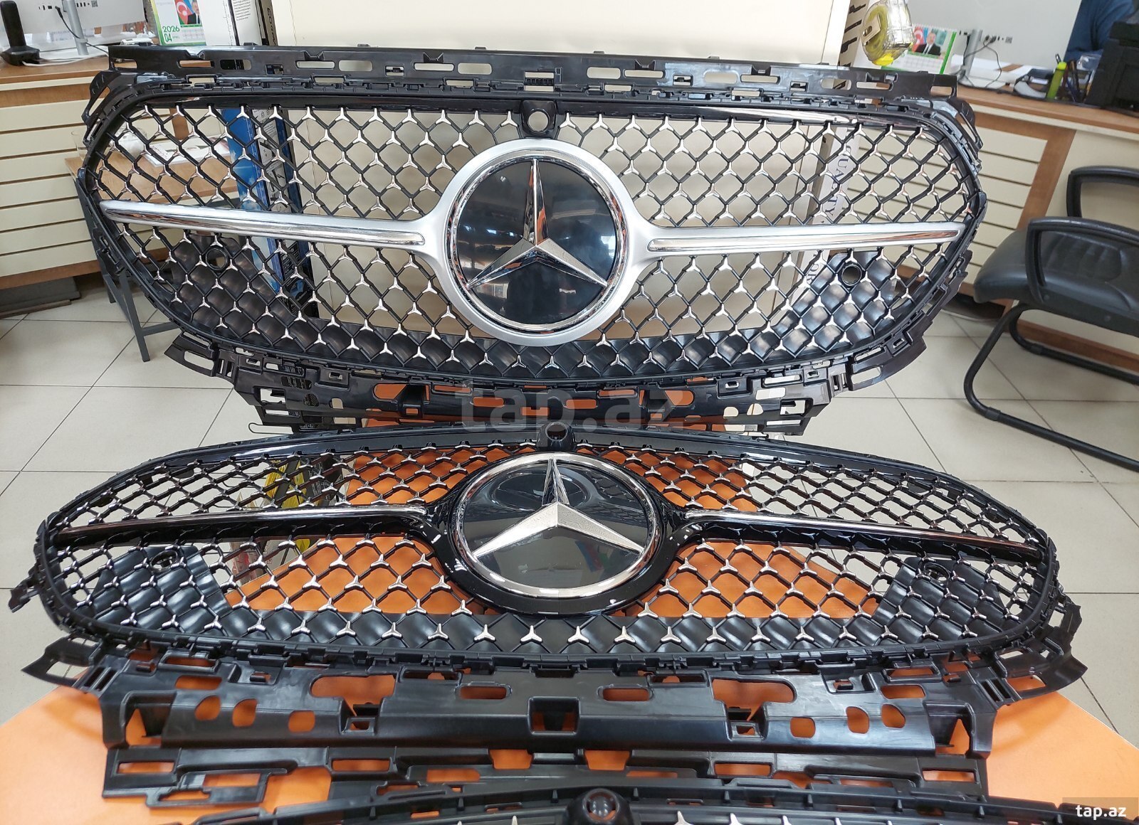 Mercedes E 214 Radiator barmaqlığı (5)