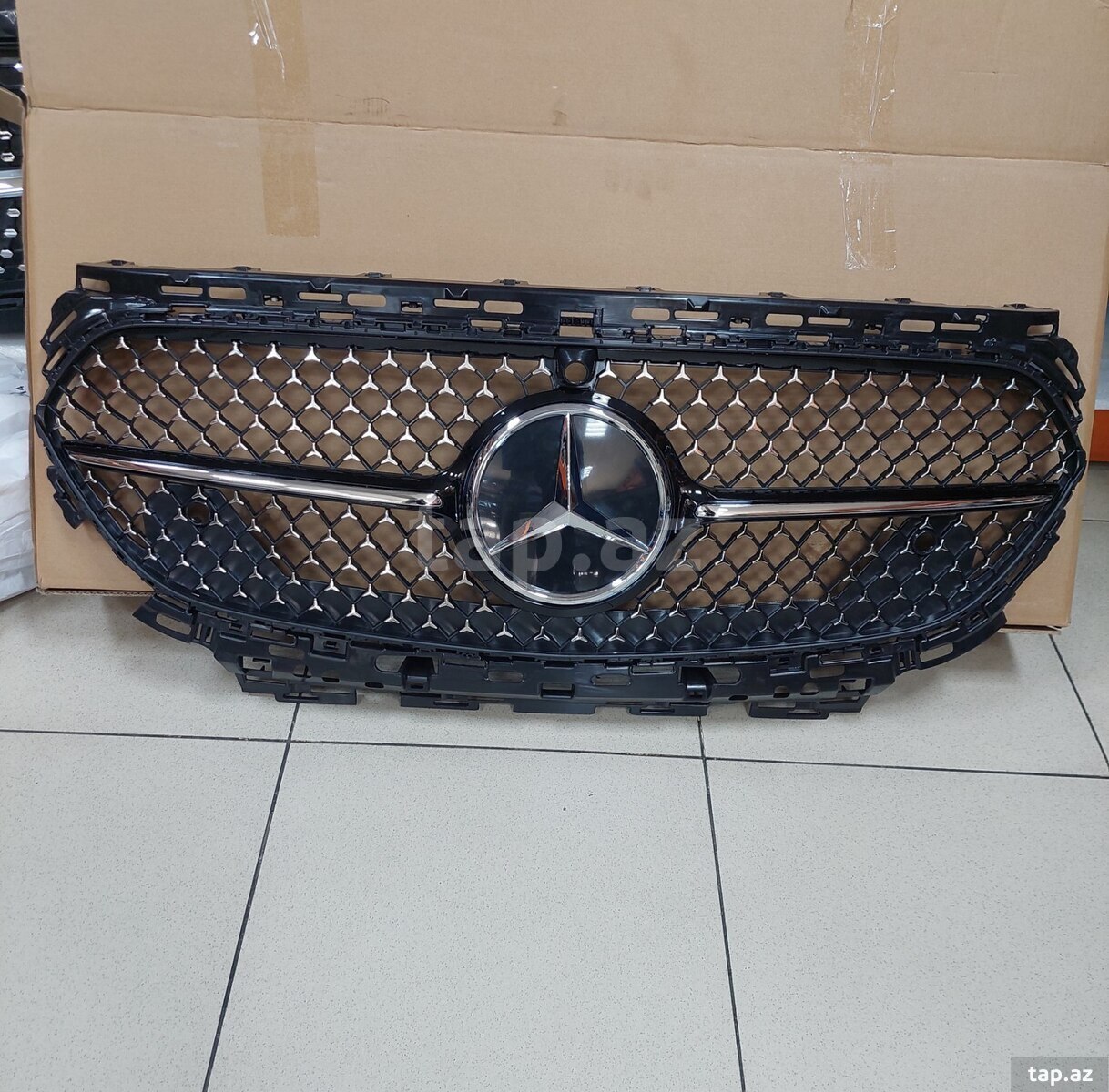 Mercedes E 214 Radiator barmaqlığı (6)