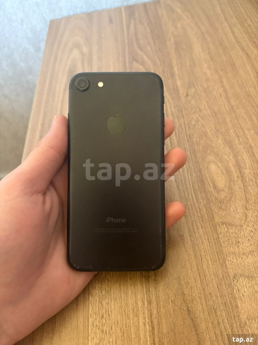 Apple iPhone 7 Jet Black 32GB