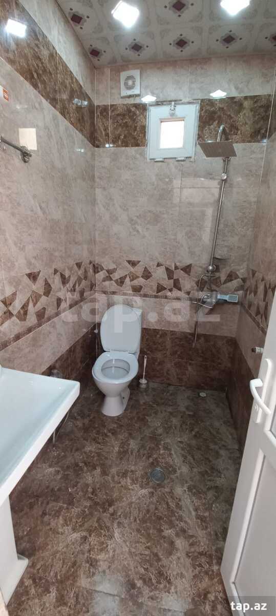 Həyət evi, Heydər Əliyev pr.