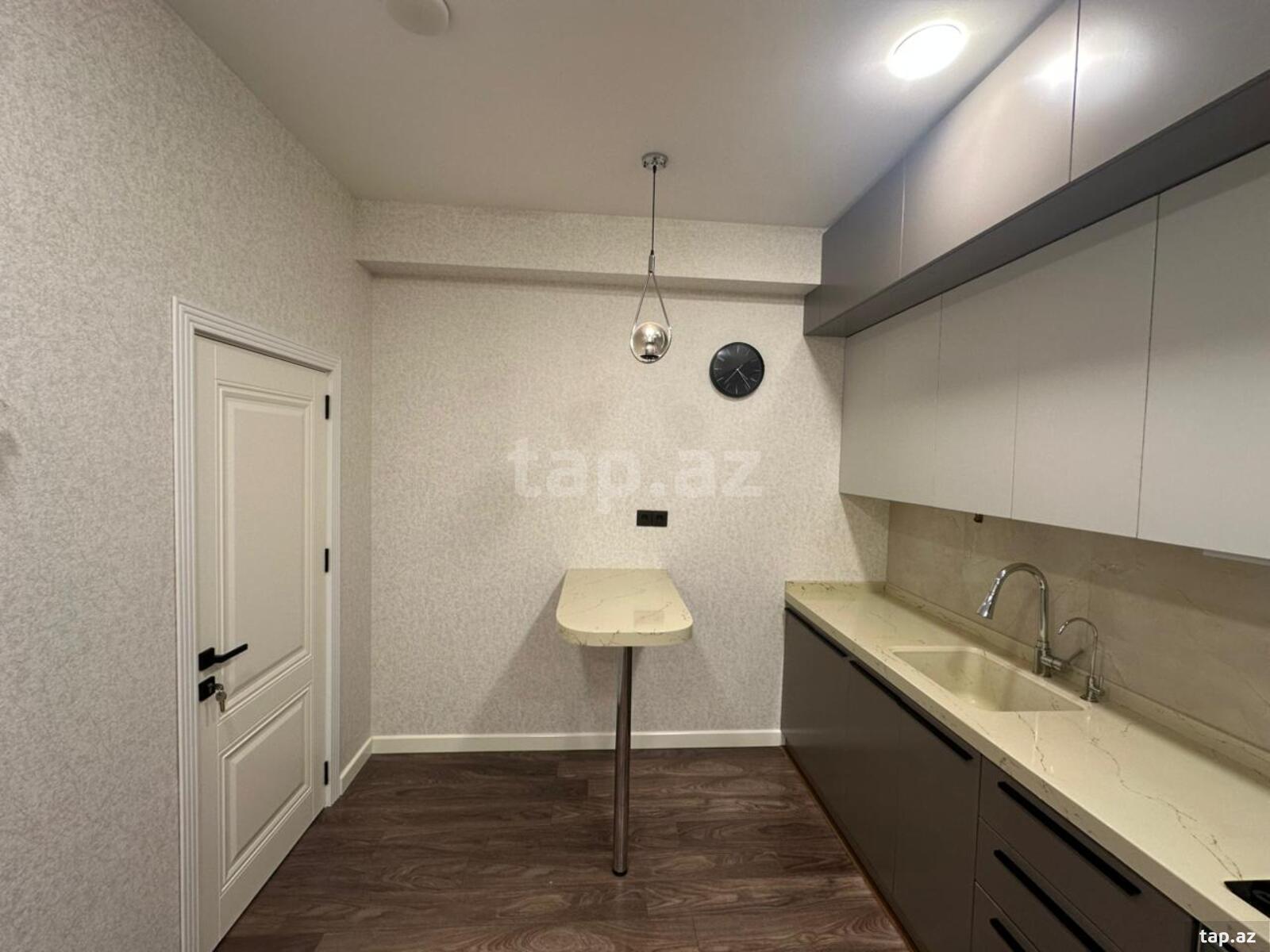 2-otaqlı yeni tikili, Moskva pr. 31-68, 80 m²