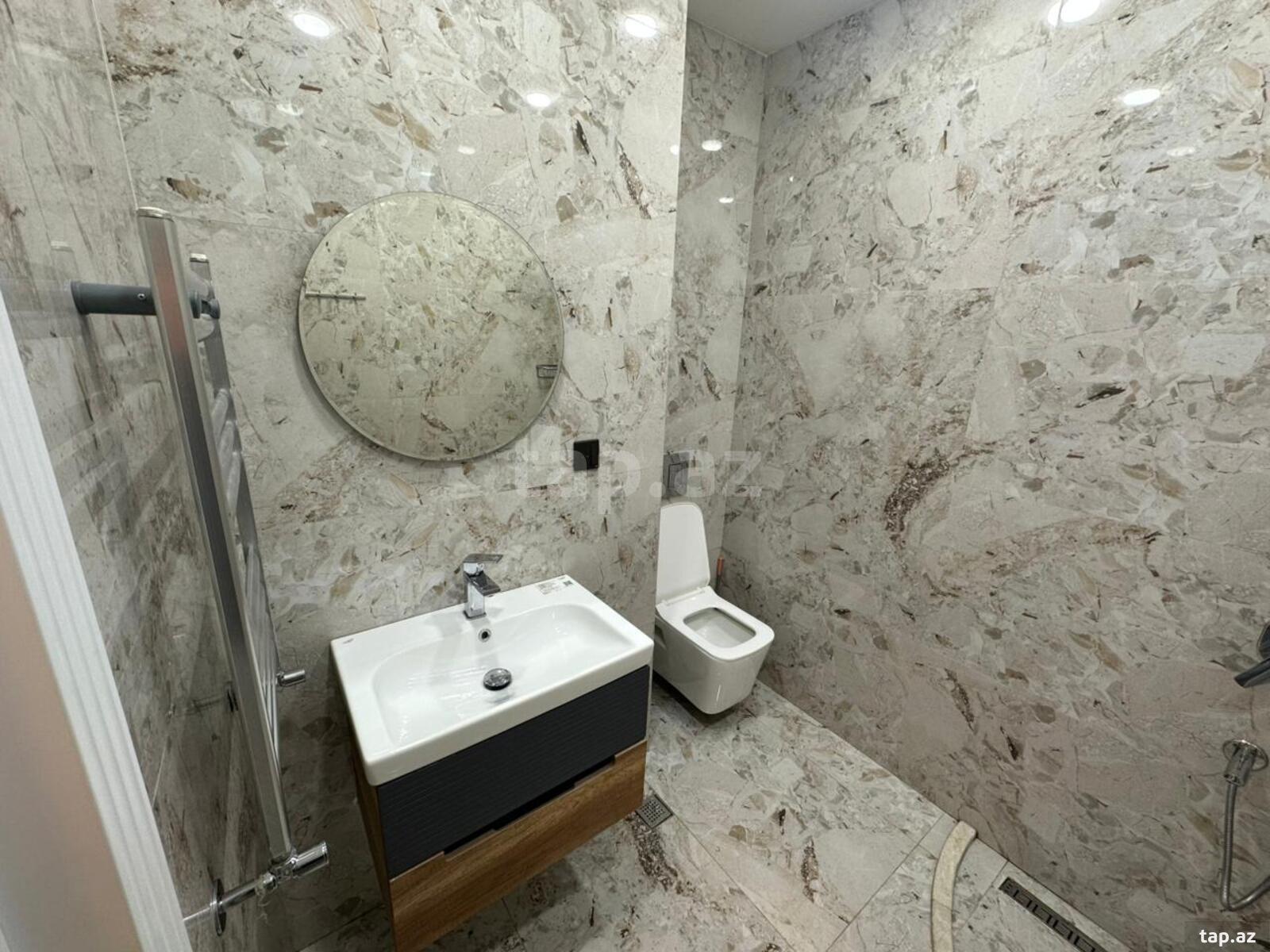 2-otaqlı yeni tikili, Moskva pr. 31-68, 80 m²