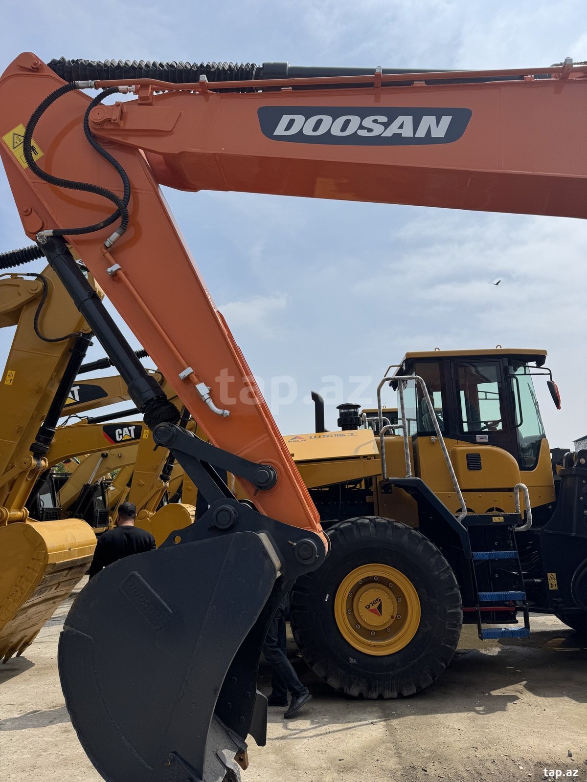 Ekskavator Doosan 225LC, 2024 ili (3)