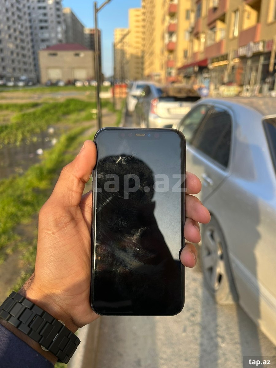 Apple iPhone 11 Black 64GB/4GB (6)