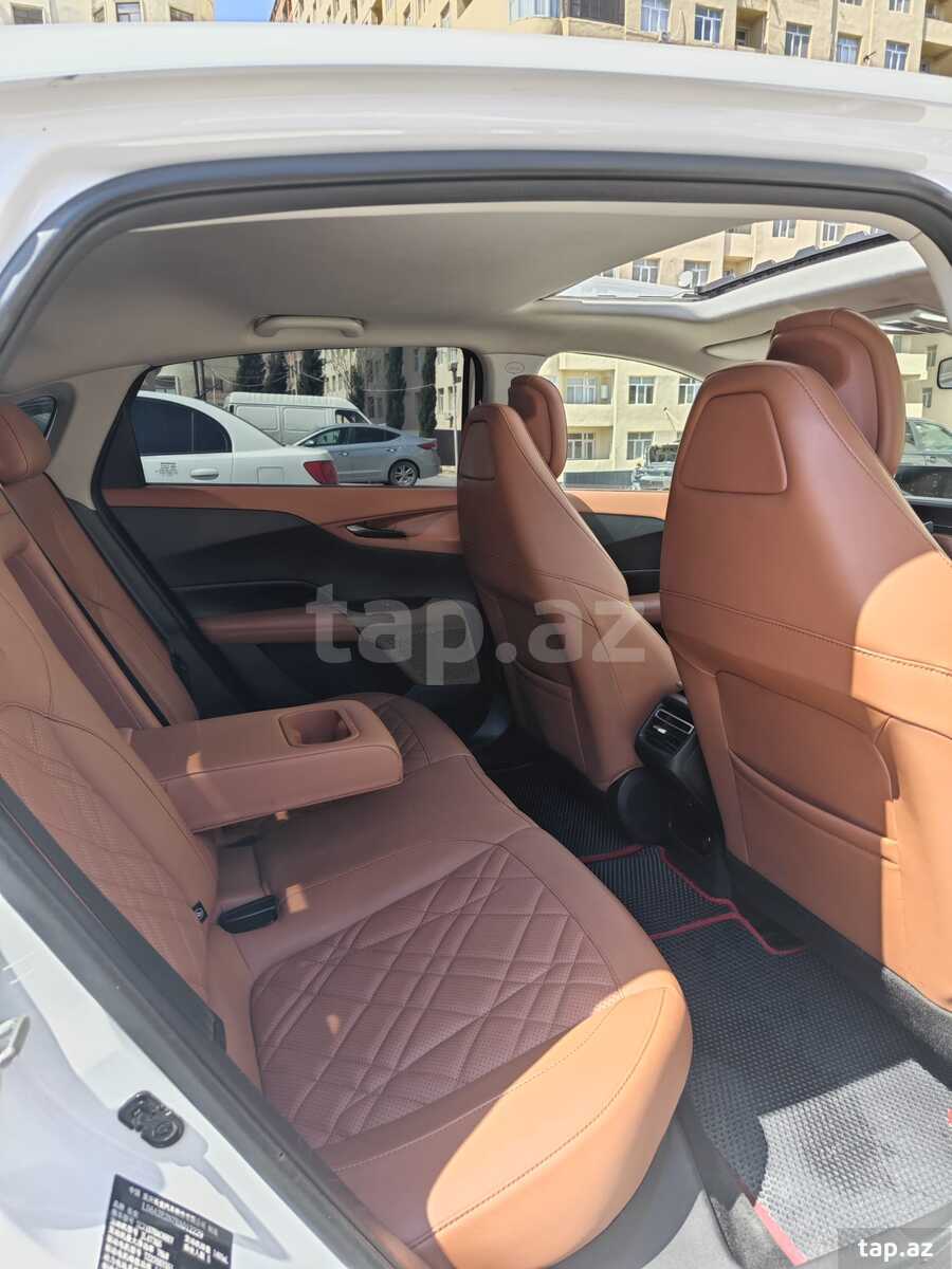 Changan Qiyuan A05, 2024 il (16)